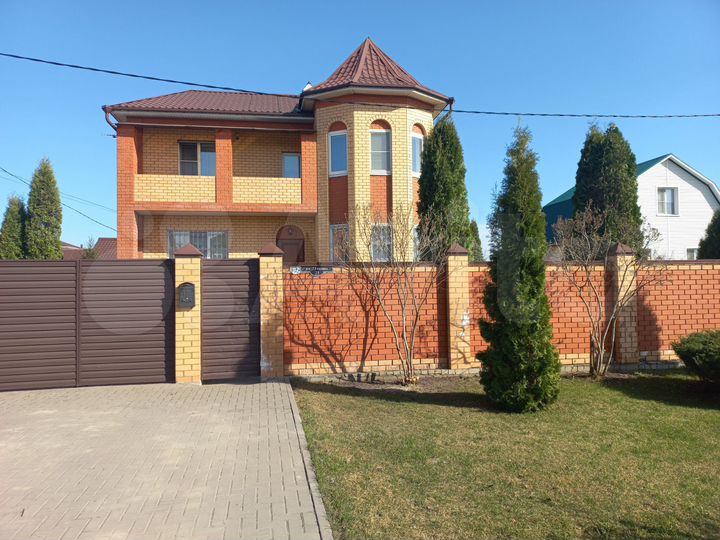 Коттедж 226 м² на участке 17 сот.