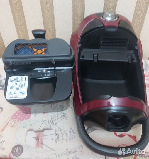 Пылесос с контейнером для пыли Samsung VCC8837V3P