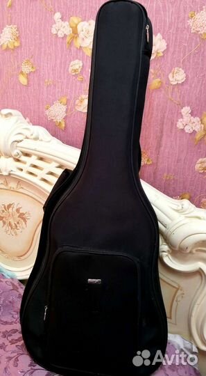 Акустическая гитара