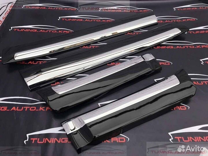 Молдинги дверей Toyota Land Cruiser 200 Q9542