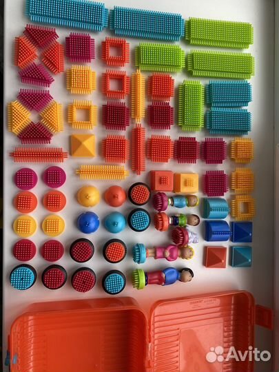 Контсруктор Bristle Blocks