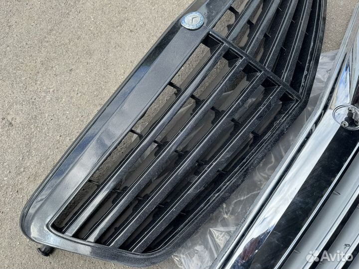 Решетка радиатора Mercedes w212