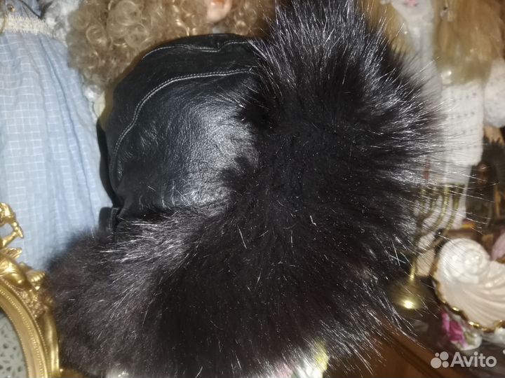 Шляпа кожанная с песцом