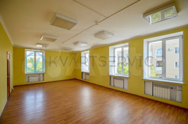 Продам здание, 677.8 м²