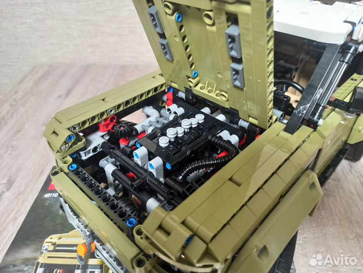 Lego Technic 42110 Land Rover Defender