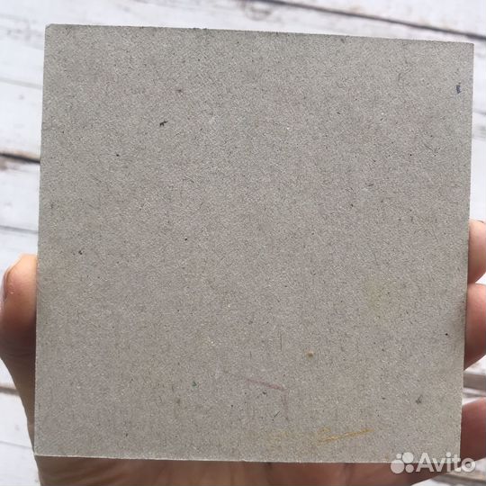 Картина маслом миниатюра Розы на окне