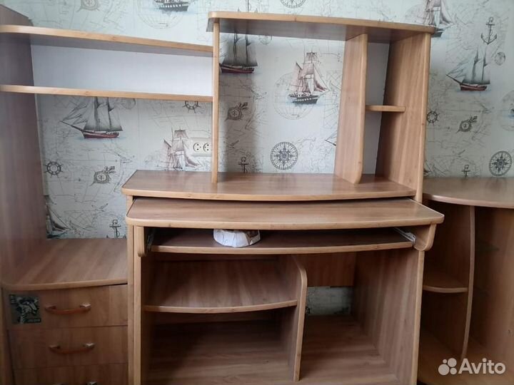 Компьютерный стол