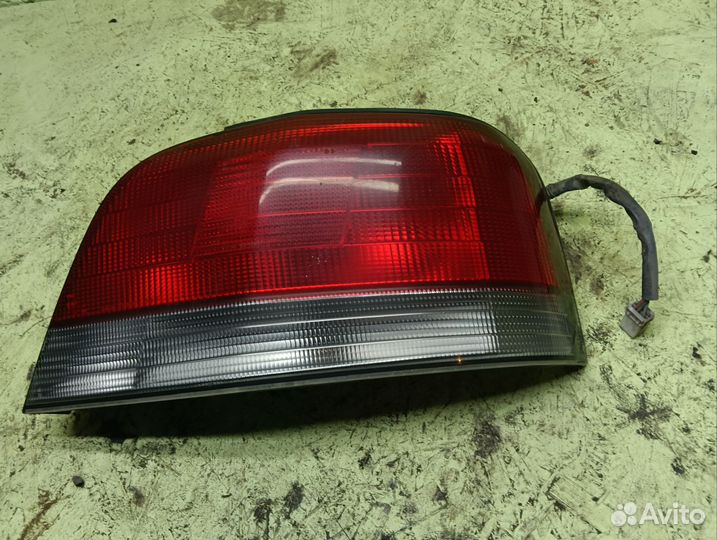 Фонарь Mitsubishi Galant EA1A