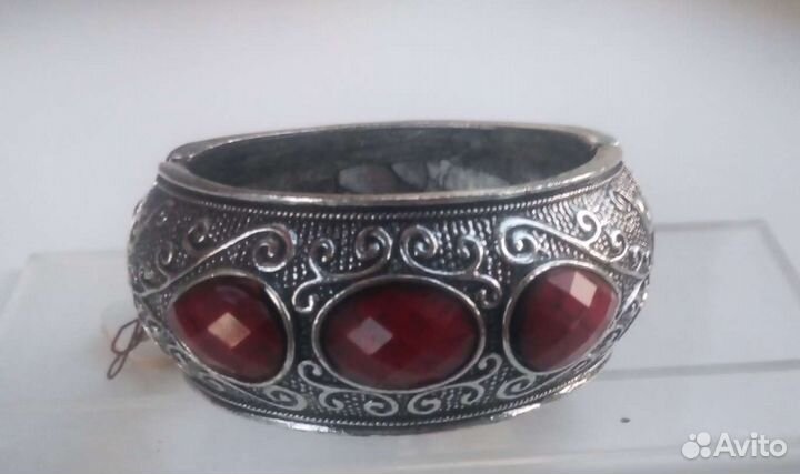 Винтажные броши - кулоны, браслеты