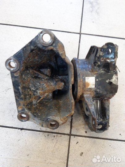 Подушка коробки передач левая Kia Optima 3