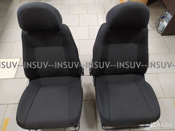 Комплект сидений Нива на каркасе 2110 черные+обогр