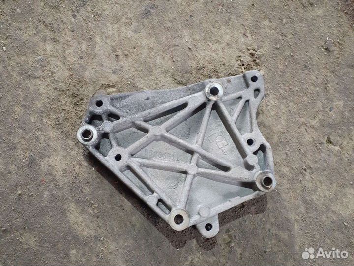 Кронштейн генератора Opel Corsa D 1.3D