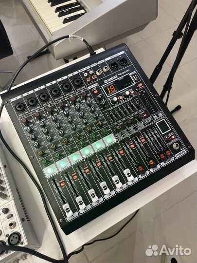 Продаю микшерный пульт Yamaha новый
