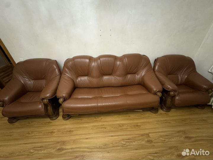 Кожаный холл