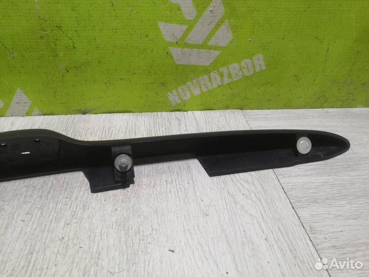 Накладка двери багажника Пежо 206