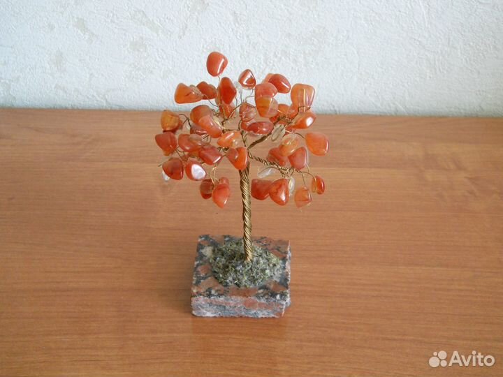 Дерево счастья из сердолика