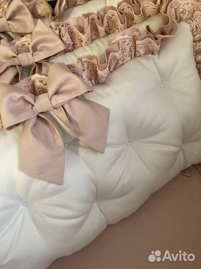 Комплекты в детские кроватки