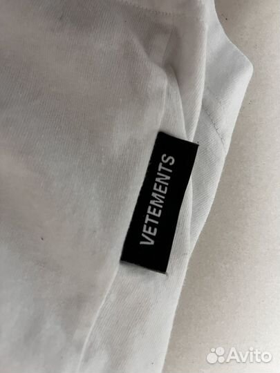 Vetements I am piece of paper