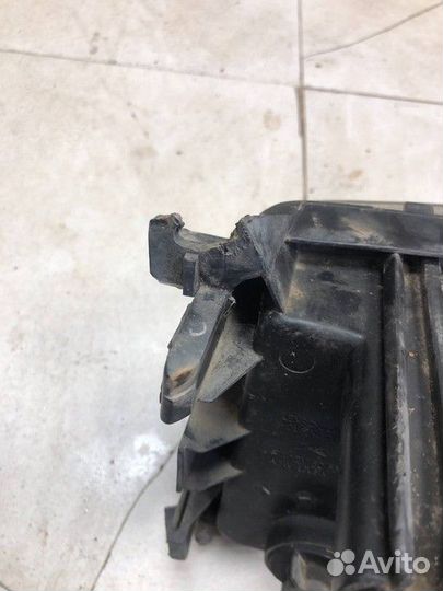 Фара левая Volkswagen Passat