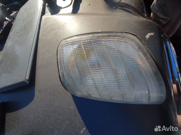 Поворотник на mercedes w124