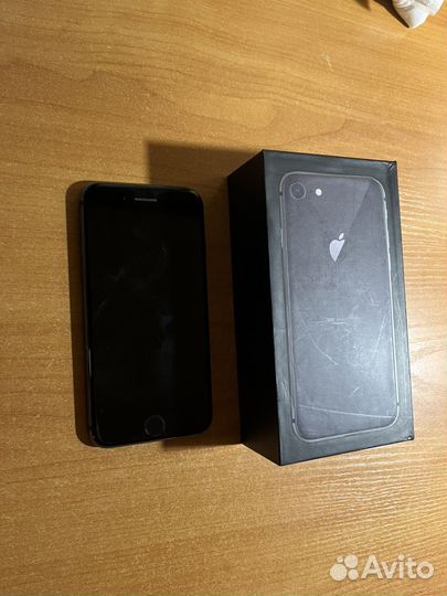 Телефон iPhone 8 64 gb