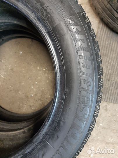 Bridgestone Blizzak Spike-01 205/60 R16