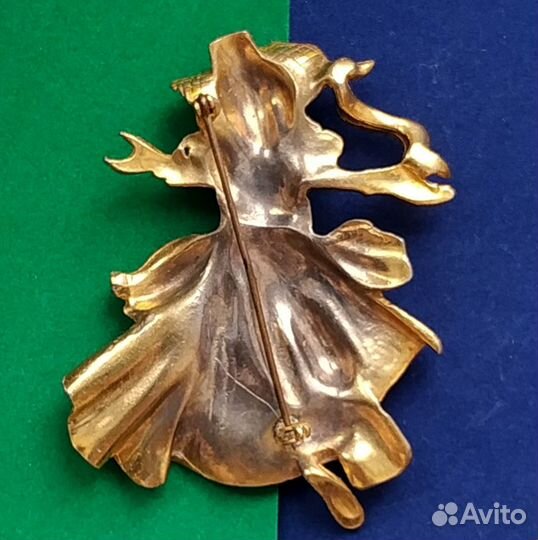 Винтажная коллекционная брошь Танцующая девушка