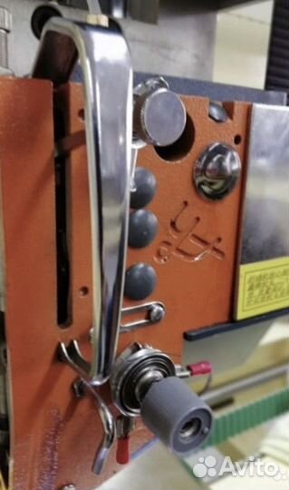 Одноигольная стёгальная машина челночного стежка