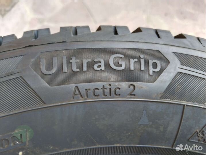 Goodyear Ultra Grip Ice Arctic 2 205/60 R16 96T