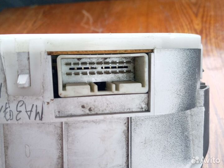 Панель щиток приборов Mazda 626 GF