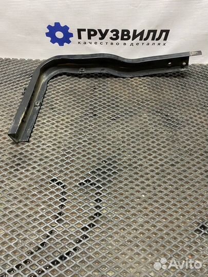 Кронштейн крыла правый Volvo FH4 84094870