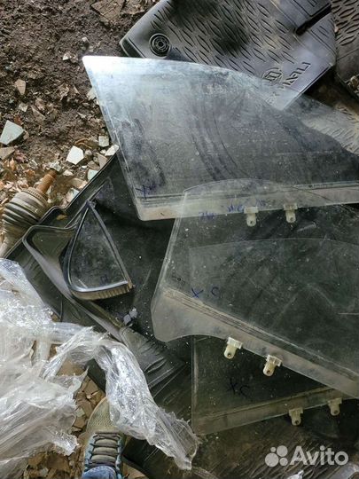 Боковое стекло на хундай солярис 2012г