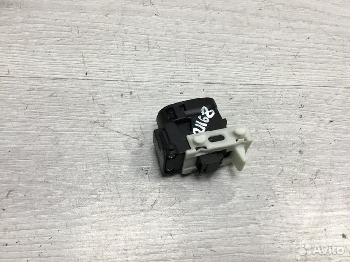 Блок управления стеклоподъемником передний правый