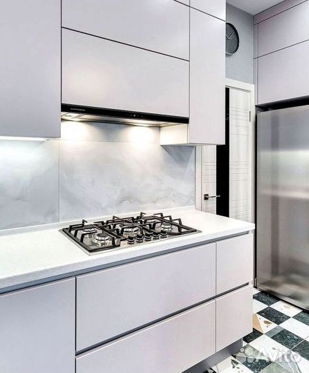 Угловой кухонный гарнитур современный