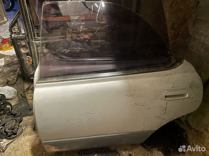 Toyota vista sv 30 задняя левая дверь