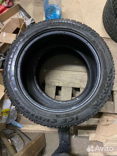 Bridgestone Ice Cruiser 7000 215/50 R17