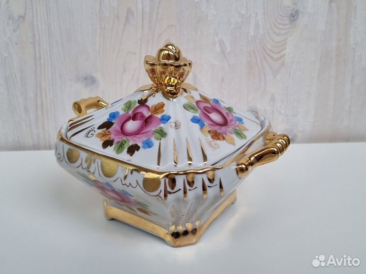 Сахарница (конфетница) Гжель фарфор, золочение