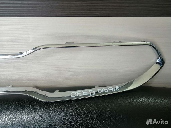 Молдинг решетки Радиатора KIA ceed 18