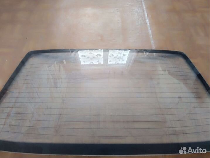 Заднее стекло