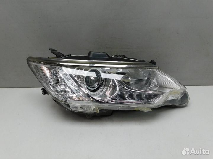 Фара правая Toyota Camry