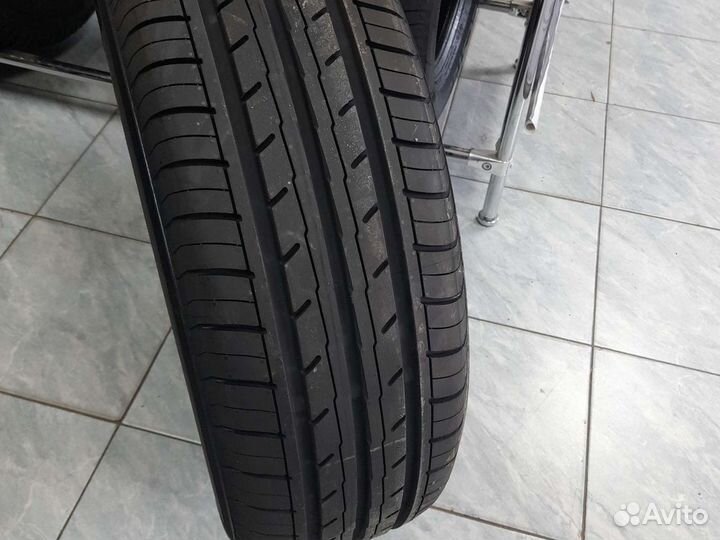 Yokohama Bluearth ES32 215/50 R17