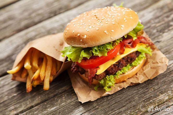 Сотрудник ресторана фастфуд