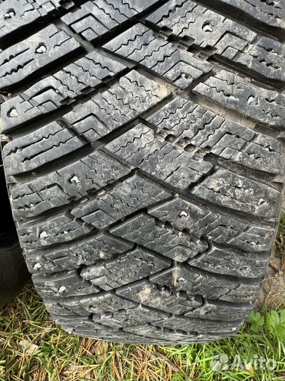 Goodyear Ultragrip Ice Arctic 215/60 R16 99T