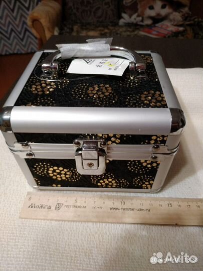 Шкатулка для драгоценностей