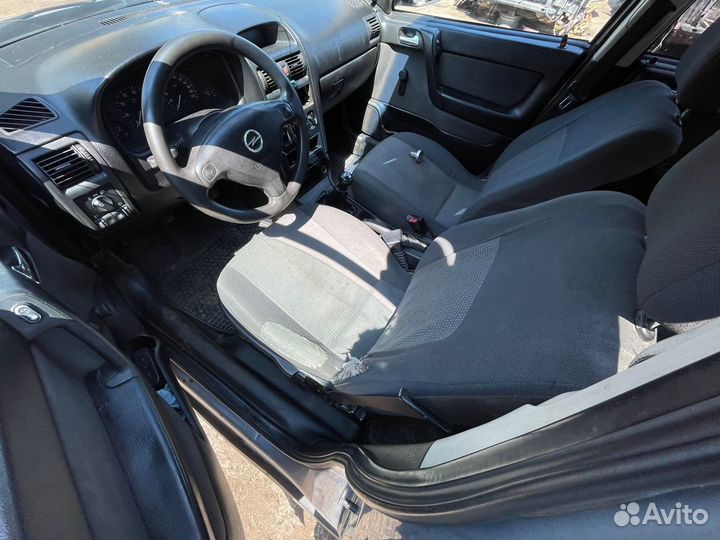 В разборе Opel Astra G