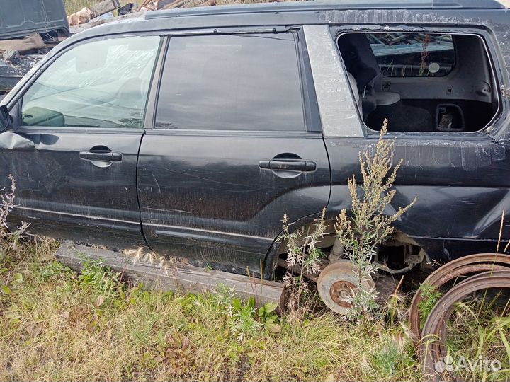 Продам на запчасти субару