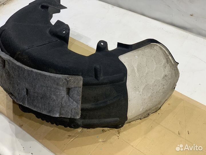 Задний подкрылок Mercedes W213