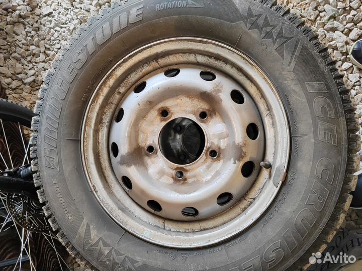 Bridgestone Ice Cruiser 7000 205/70 R15 T