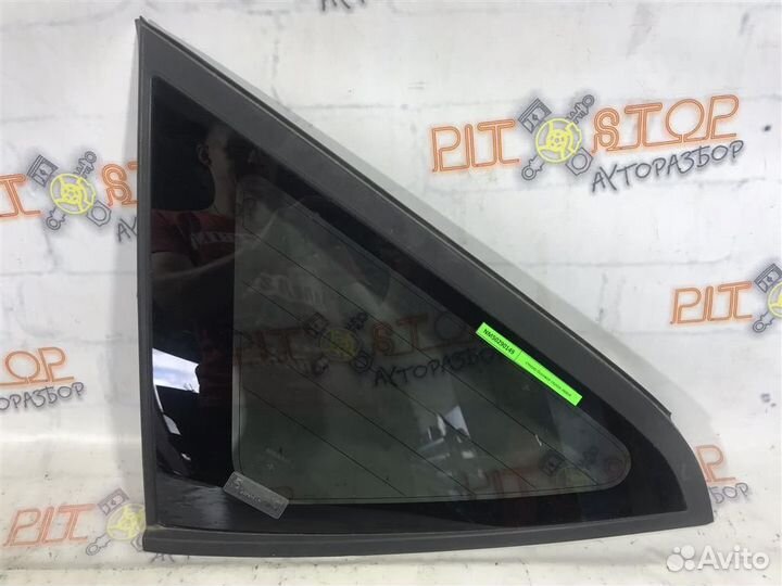 Стекло боковое глухое левое Nissan Murano (Z50) 2