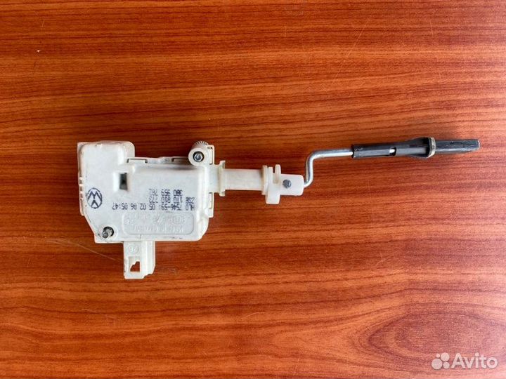 Активатор лючка бензобака Vw Touran minivan BSE